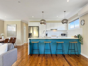 3-Bed Coastal Haven with Alfresco Dining & BBQ, Marks Point